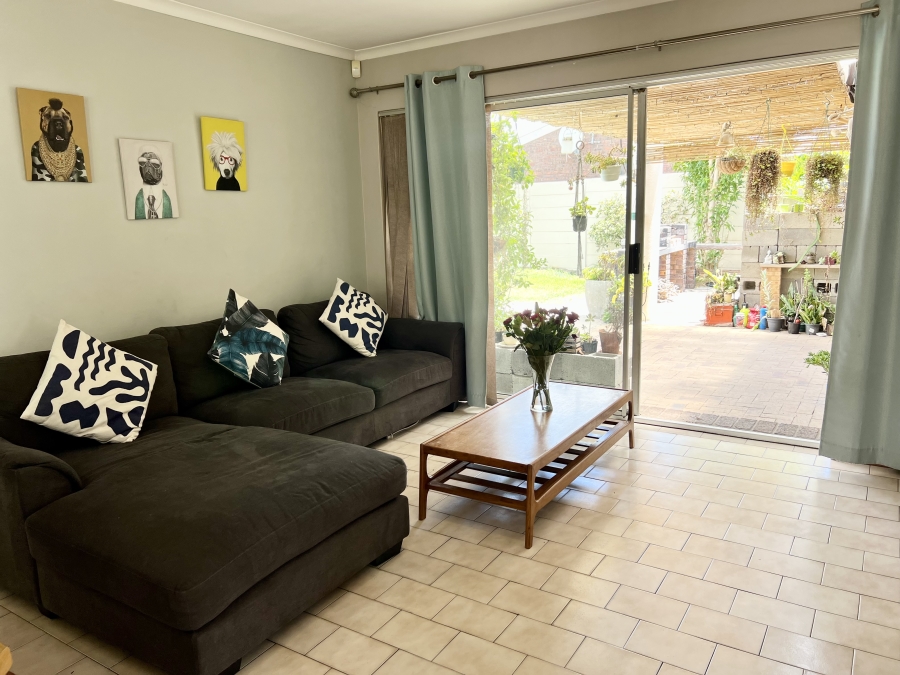 4 Bedroom Property for Sale in Plattekloof Glen Western Cape